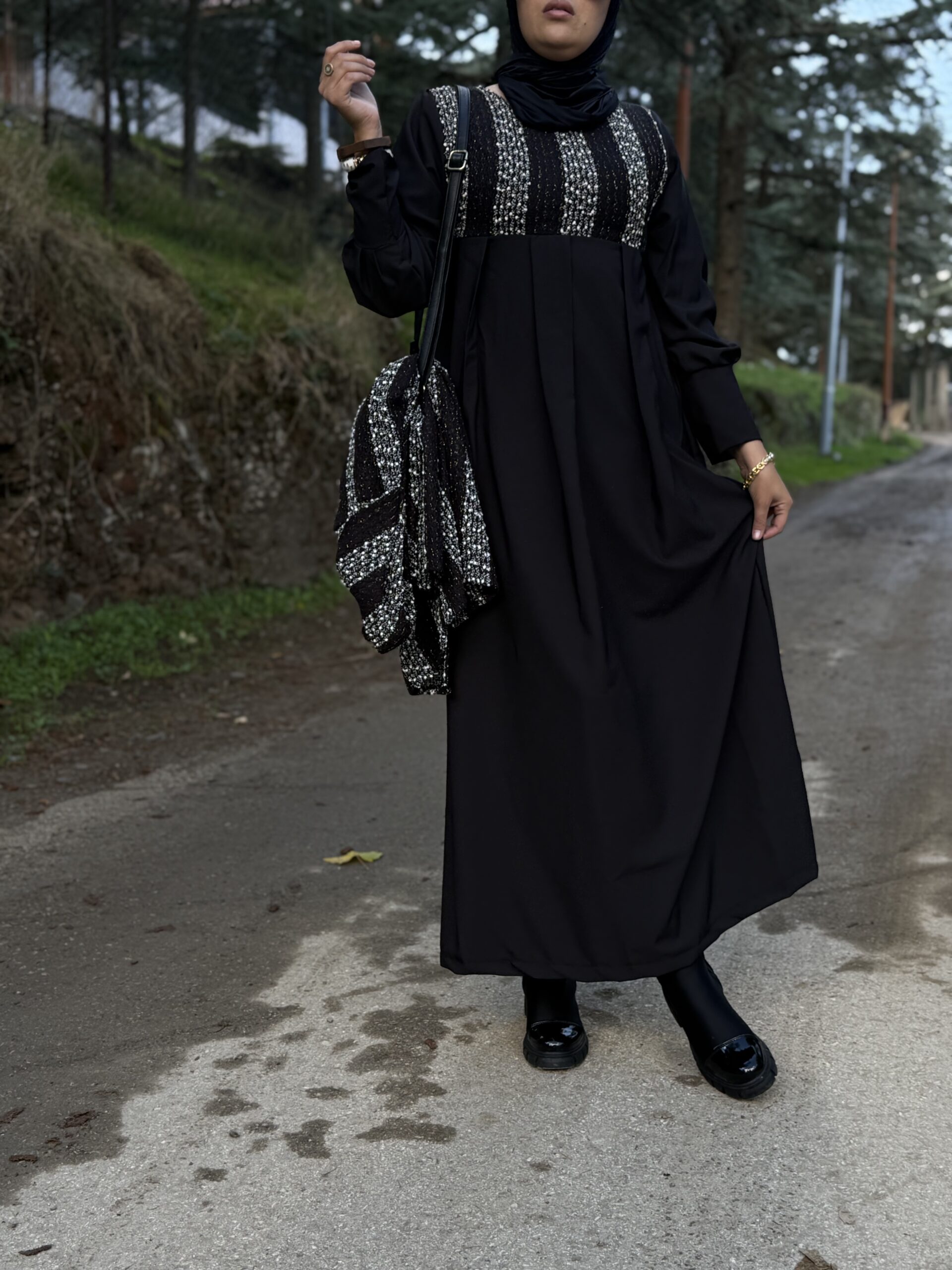 Robe Hijab la turquoise couleur noir & blanc