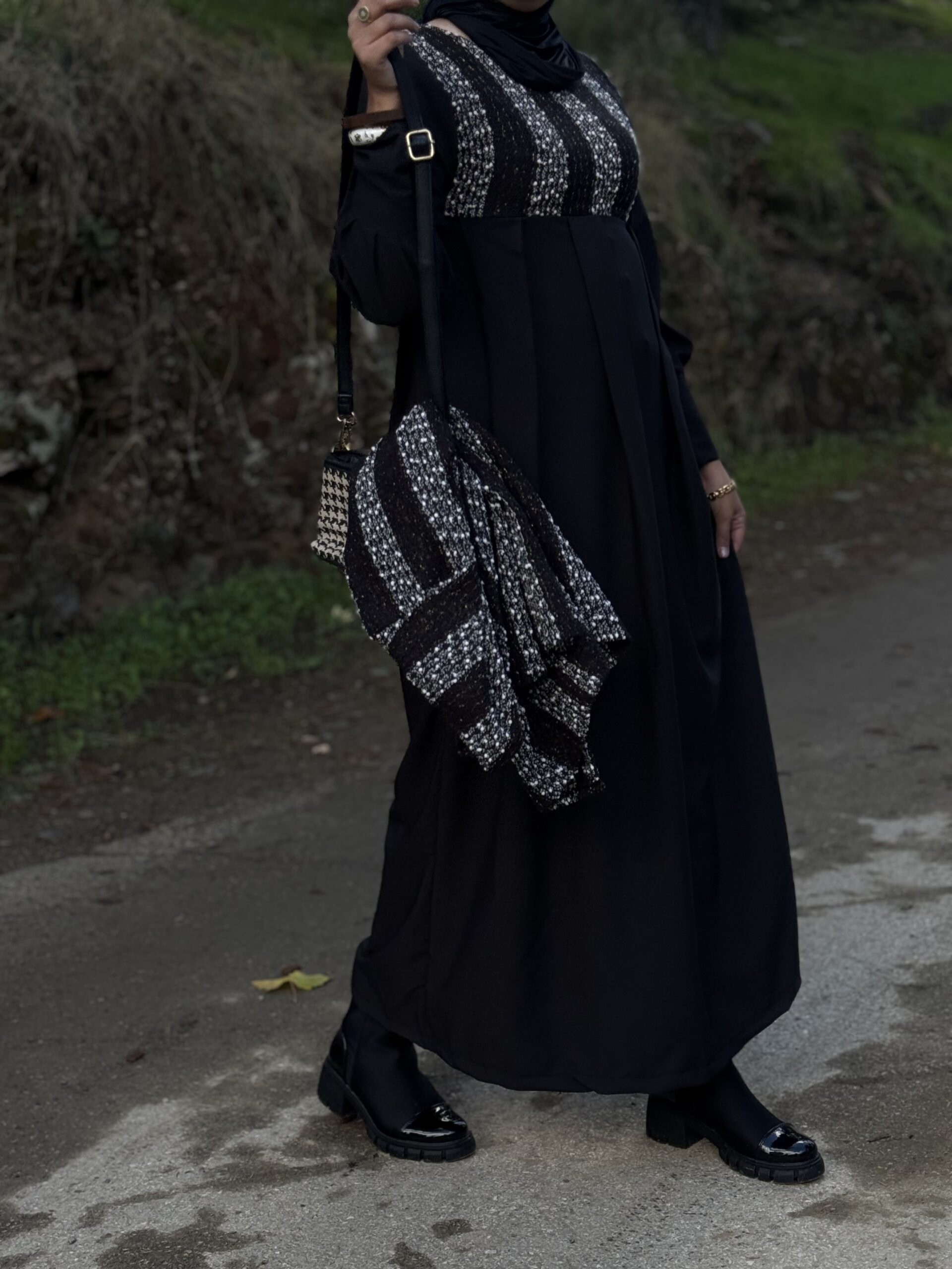 Robe Hijab la turquoise couleur noir & blanc – Image 4