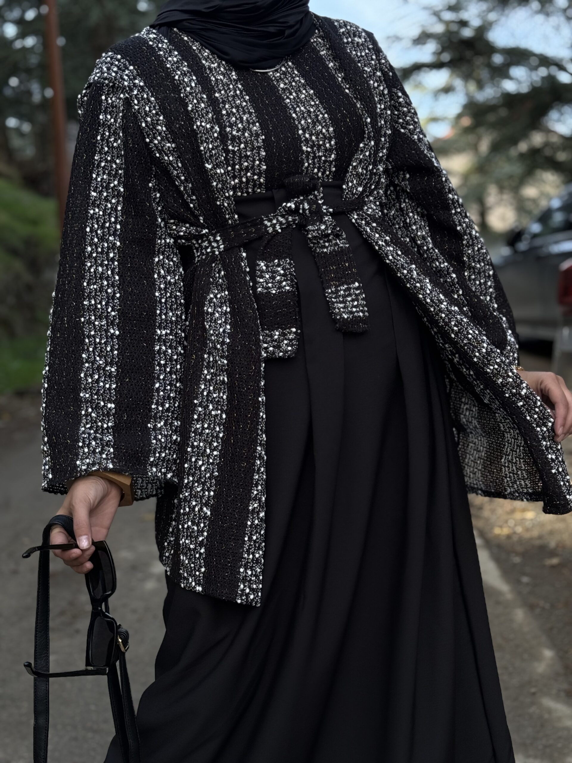 Alternative view of Robe Hijab la turquoise couleur noir & blanc