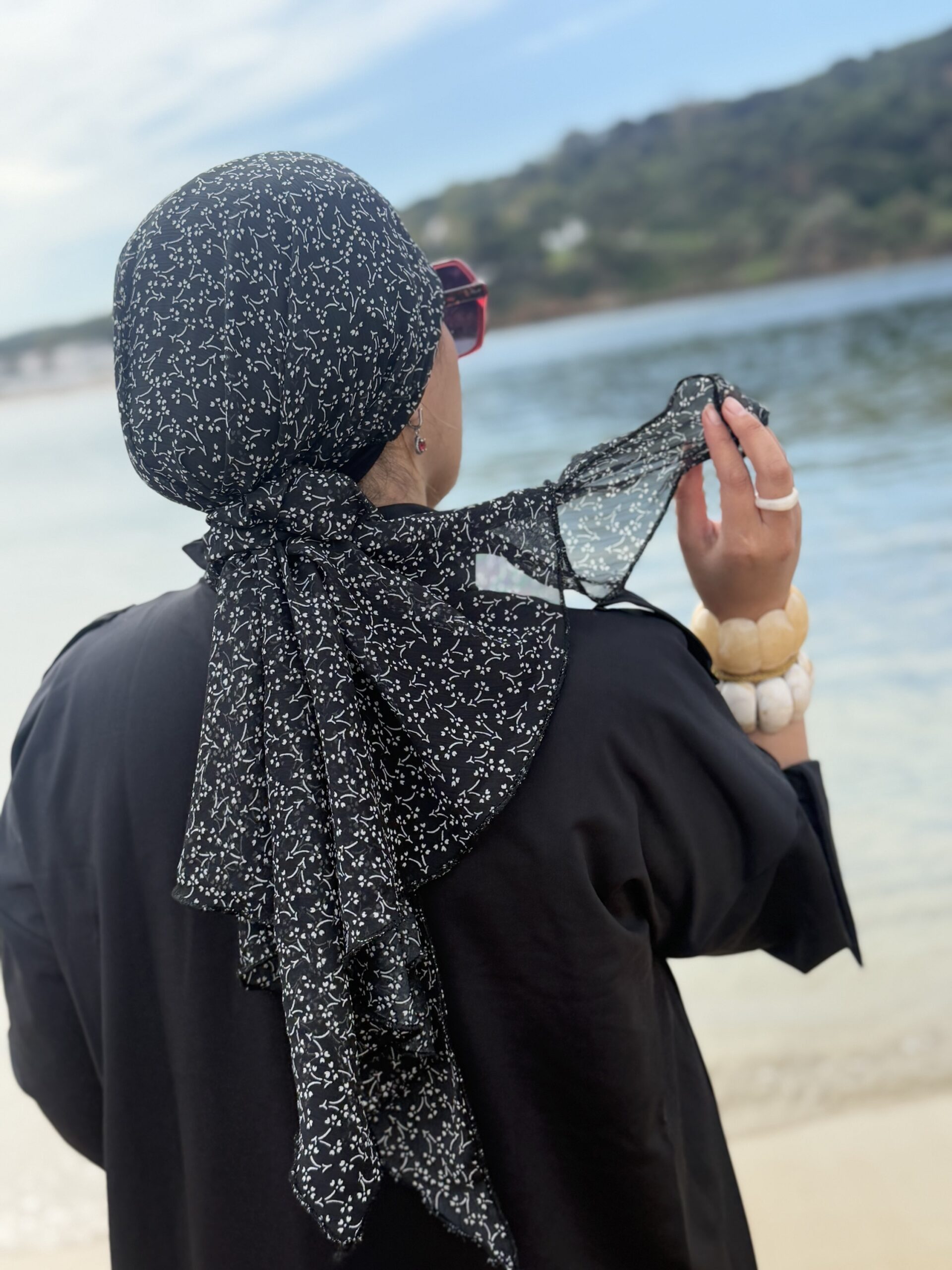 Alternative view of Turban petit fleur  noir