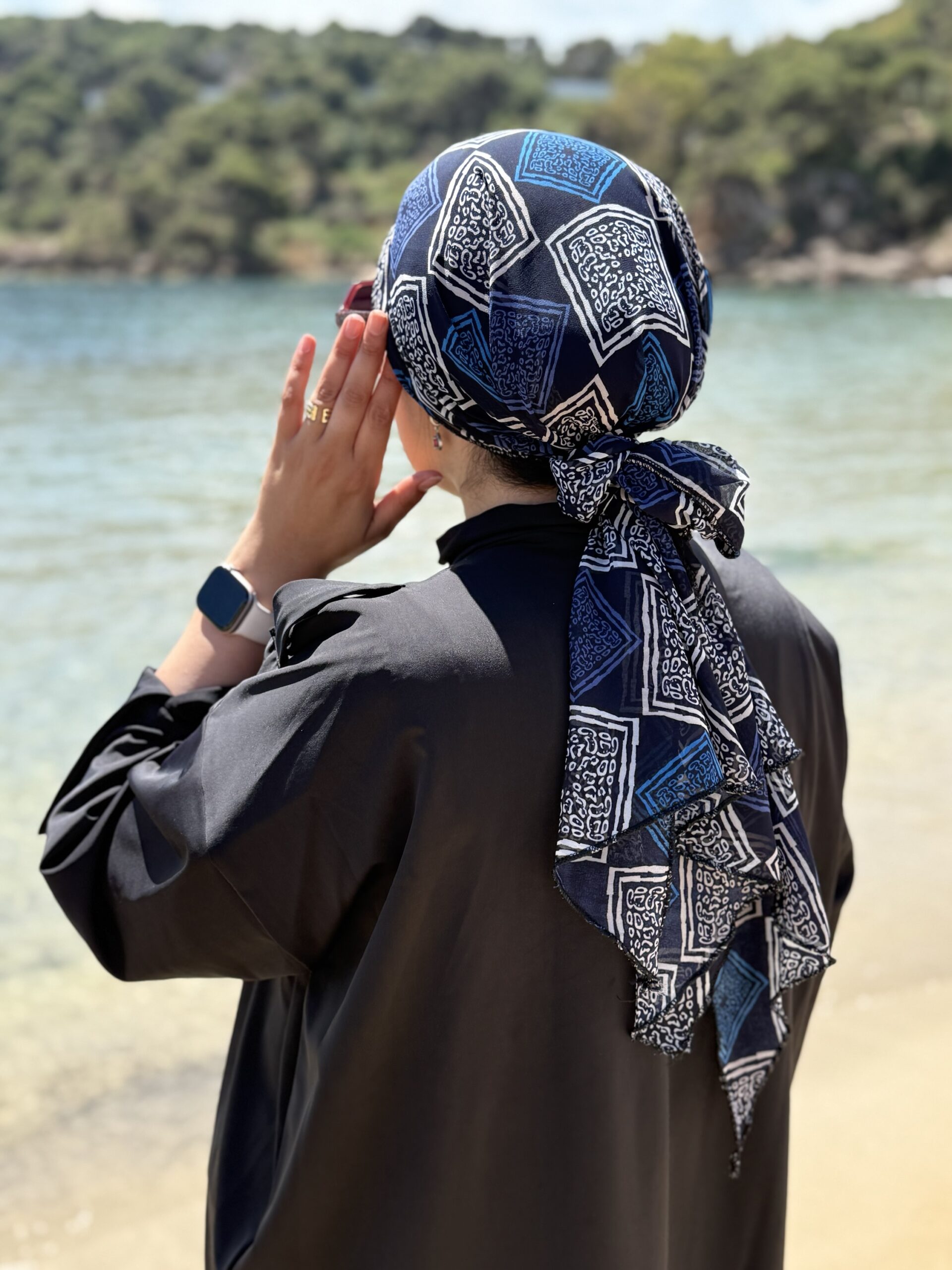 Alternative view of Turban Accareau Bleu