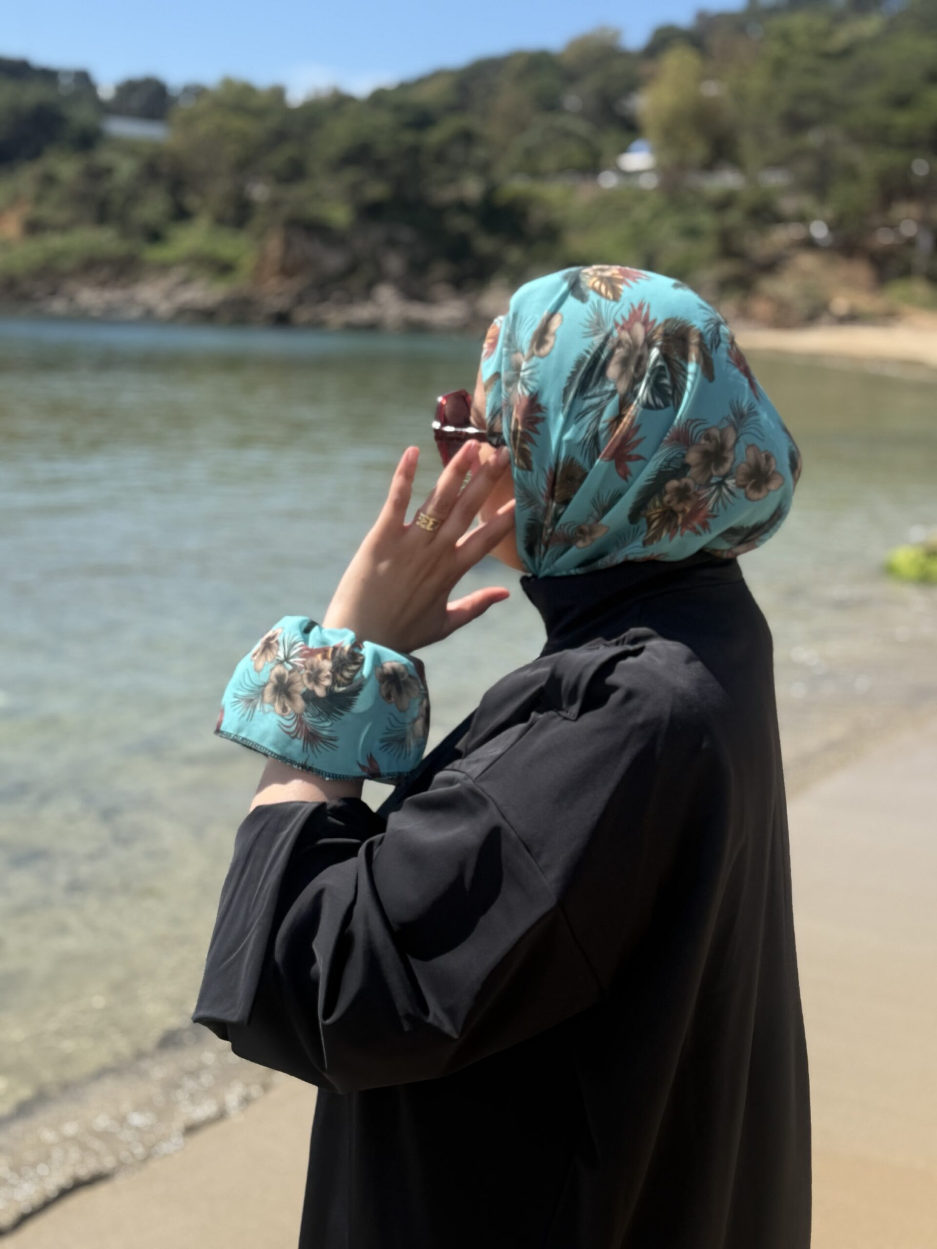 Turban bleu à fleur turquois ancien