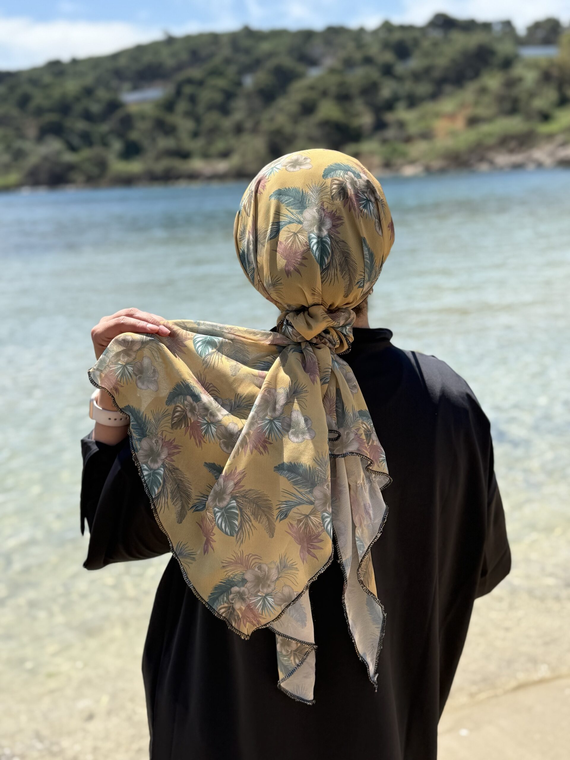 Turban à fleur jaune