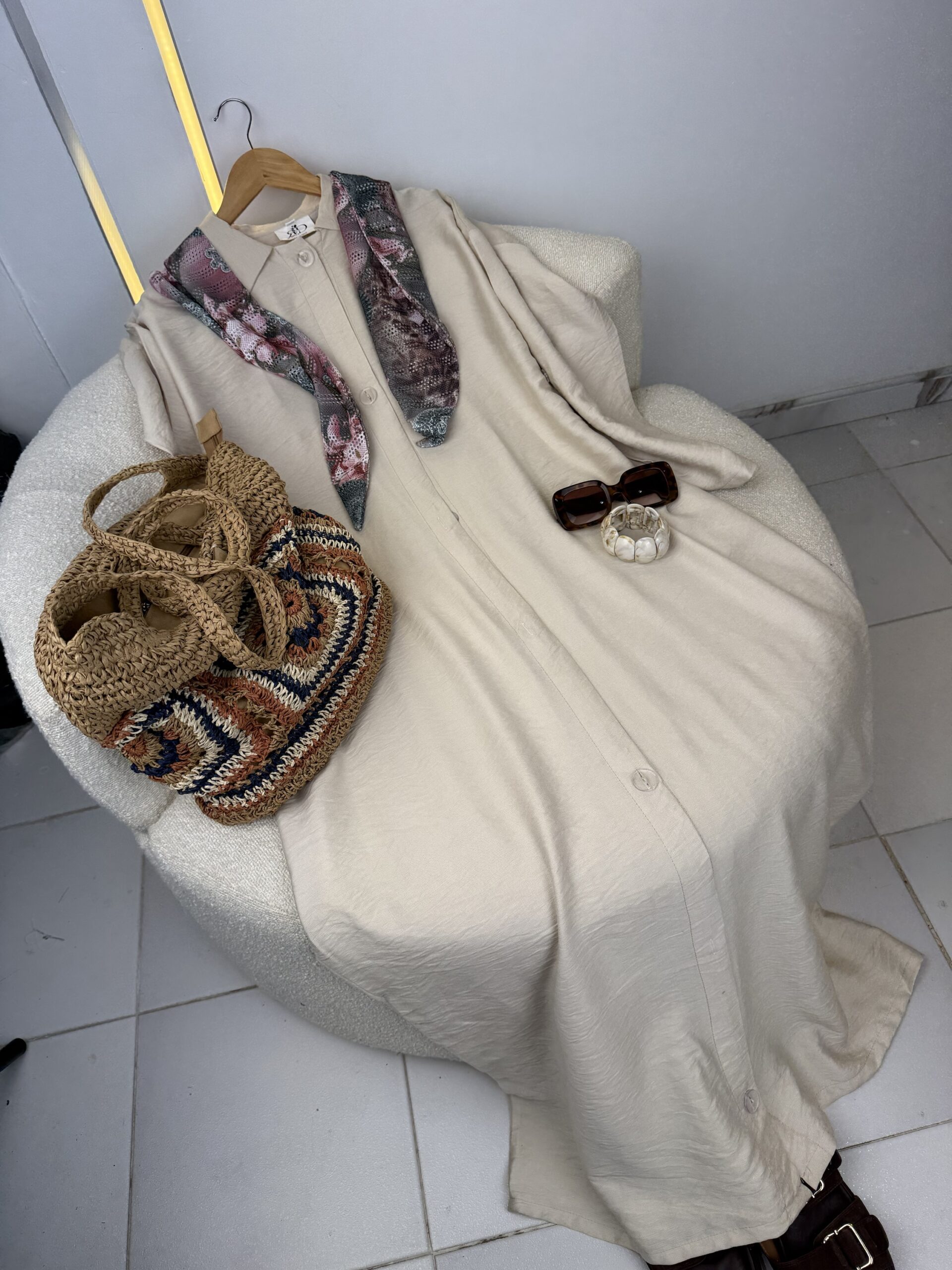 Robe en lin Beige  avec écharpe