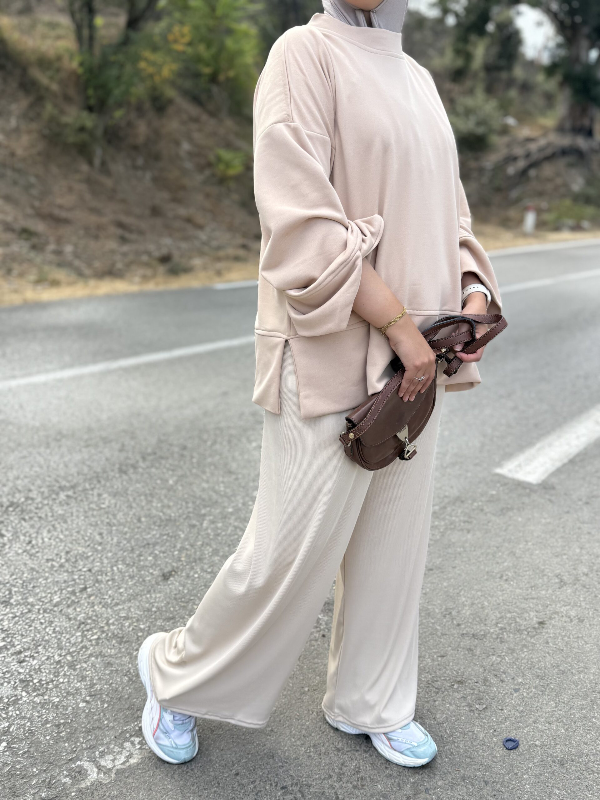 Alternative view of Pull basic Beige